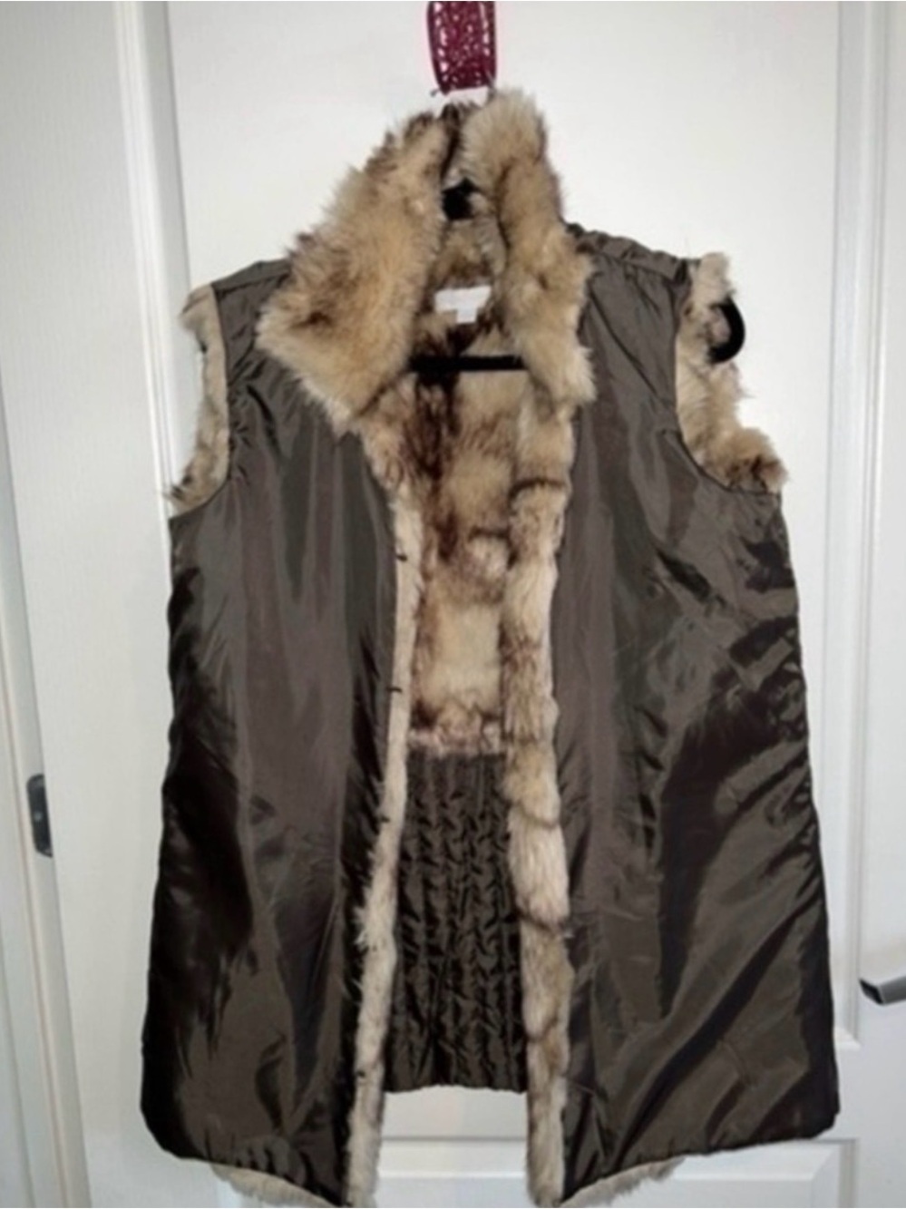New York & Company Olive Green Puffer Coat with Faux Fur Trim - Picture 3 of 12